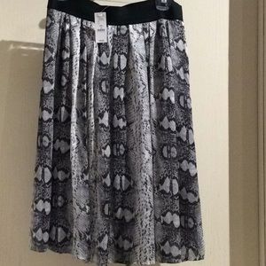 White House Black Market Skirt